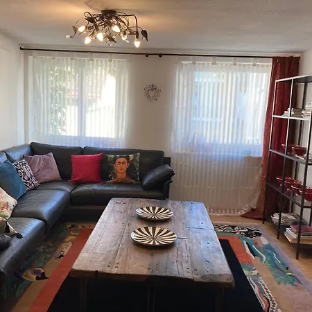 Zentrale Grosse Mit 2 Schlafzimmern Fuer Maximal 3 Erwachsene Und 2 דירה