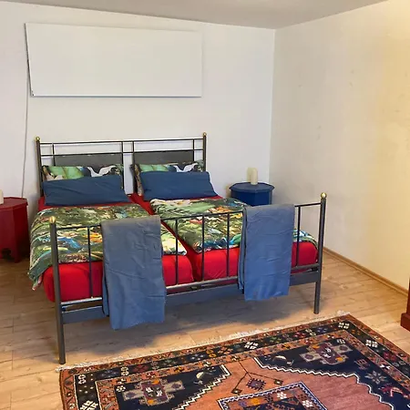 Zentrale Grosse Mit 2 Schlafzimmern Fuer Maximal 3 Erwachsene Und 2 *